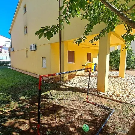 Angela - By Guide Villa *