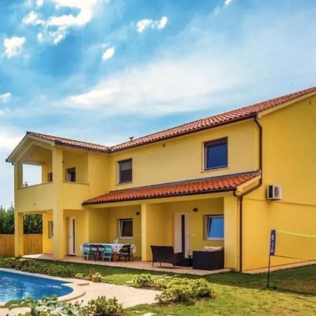 Angela - By Guide * Medulin