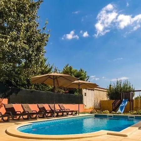 Angela - By Guide Villa Medulin