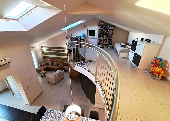 Angela - By Guide * Medulin